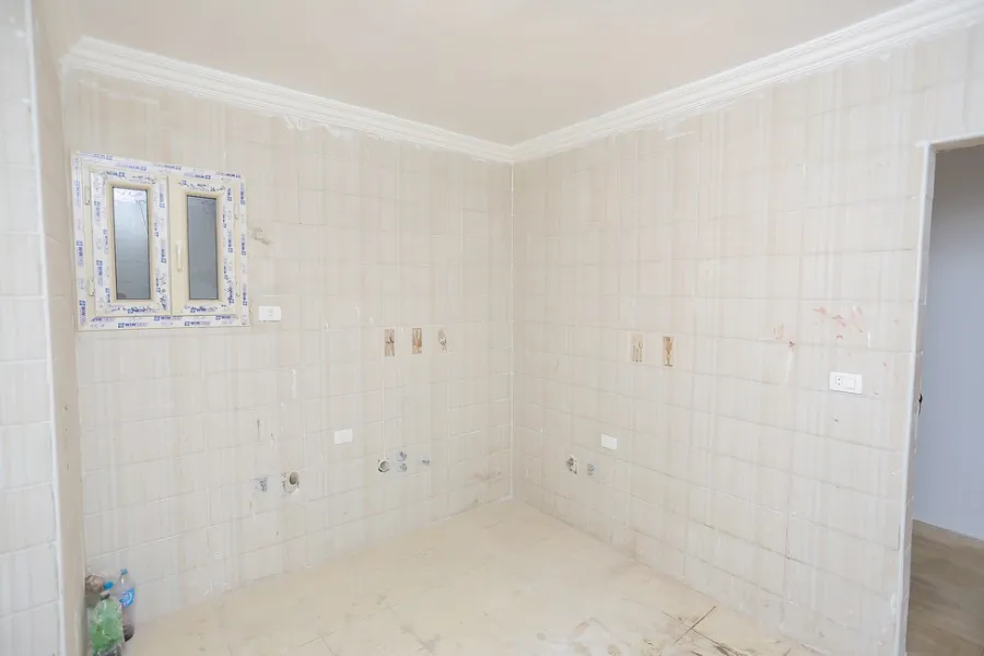 Apartment For Sale 210m Camp-chizar (Steps From University Bridge)