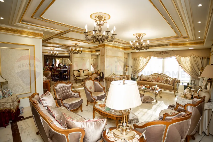 Apartment for sale 300 m Latin District (Aristo st.)