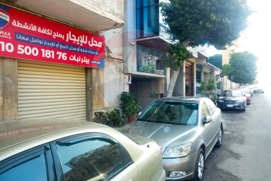 محل للايجار 135 م كامب شيزار (امام محطه ترام كوبري الجامعه)