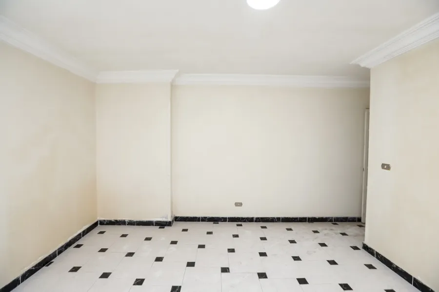 Apartment For Sale 155m Sidi Beshr (Khaled Ibn El-Waleed St. Near To Hilton Cornich Hotel)