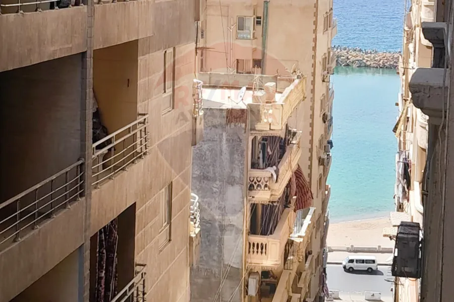 شقة للبيع 150 م السرايا (ثالث نمرة من البحر)