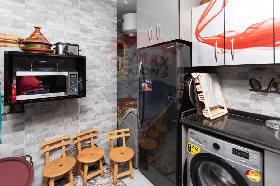 Apartment for sale 140 m Al-Assafra (Directly on the sea)