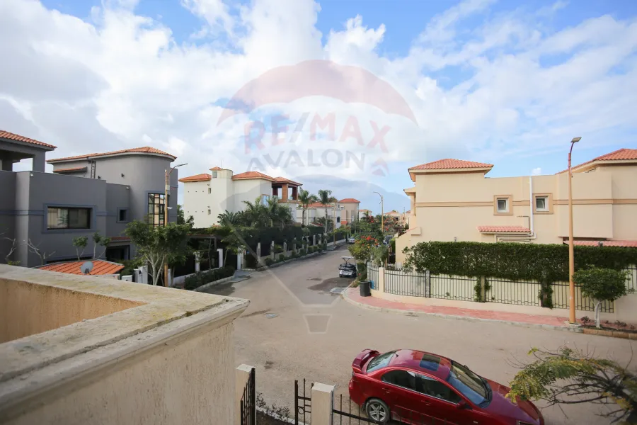 فيلا ستاند الون للبيع 1,200 م كينج مريوط (اليكس ويست)