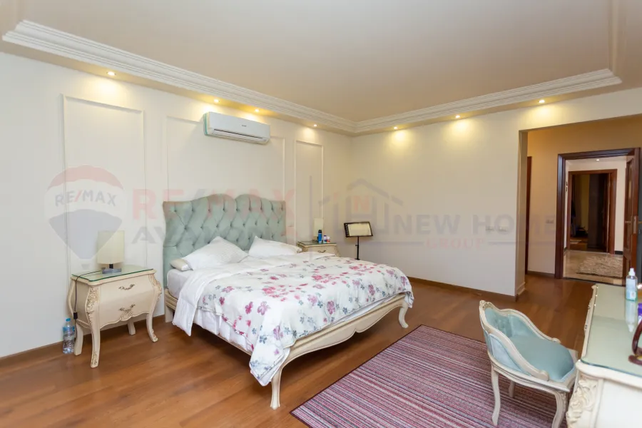 Villa for sale 500 m King Mariout (King Heights compound)