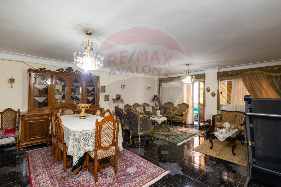 شقة للبيع 136 م المندرة (شارع سليمان الفارسي)