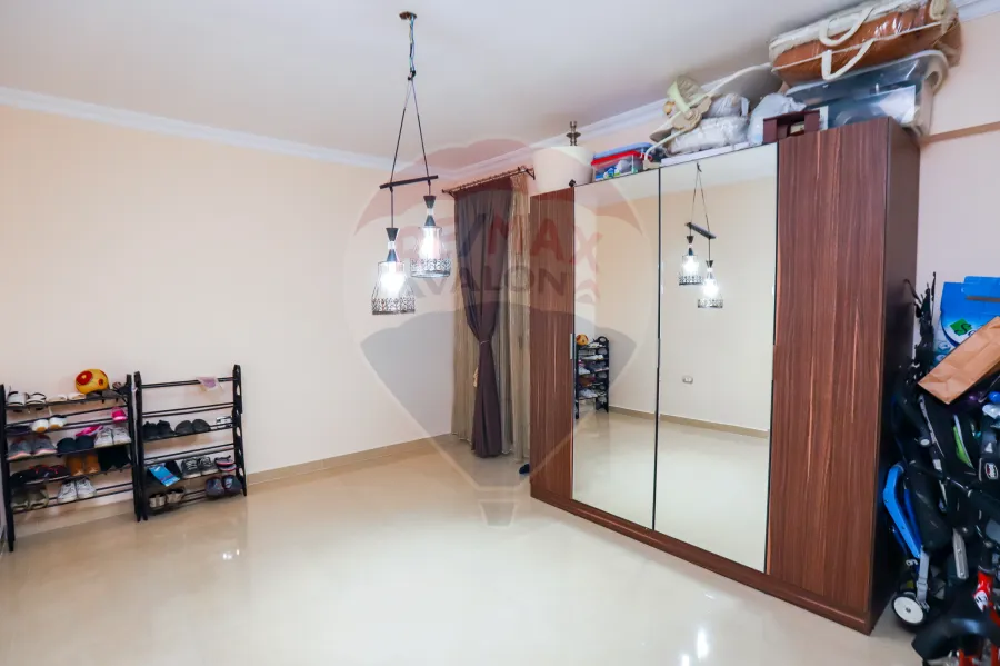 شقة للبيع 151 م كفر عبده ( خطوات من ميدان سانت جيني  )