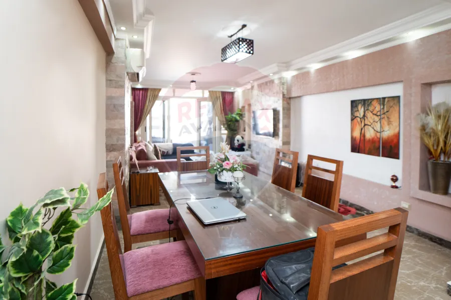 شقة للبيع 190 م لوران (ثالث نمرة من البحر)