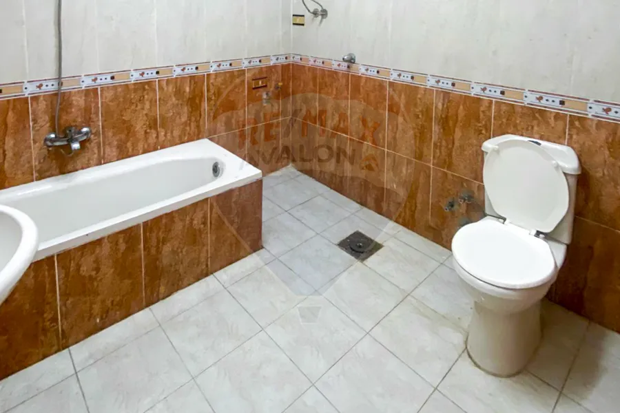 Apartment for sale 110 m Bolkeley (off Lavison Street)