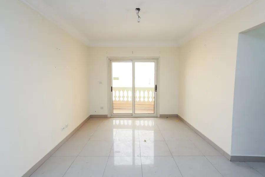 شقة للايجار 110م محطة الرمل (خلف سينما مترو)