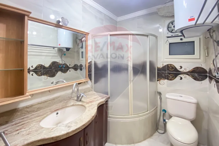 Furnished apartment for rent 200 m Janaklis (steps from Abu Qir Street)