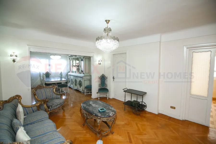 شقة للبيع 160 م سبورتنج (ش عمر لطفي)