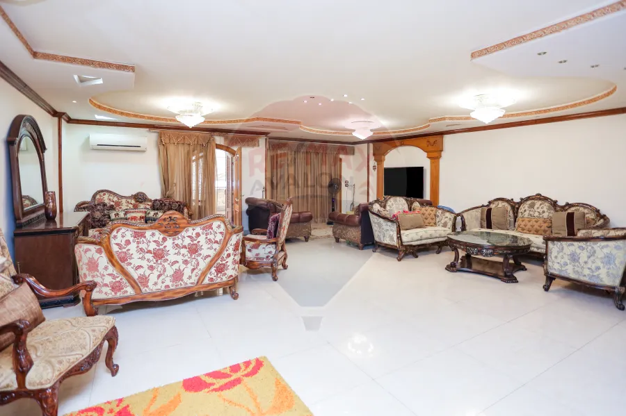 شقة للبيع 280 م سبورتنج ( ش بور سعيد )