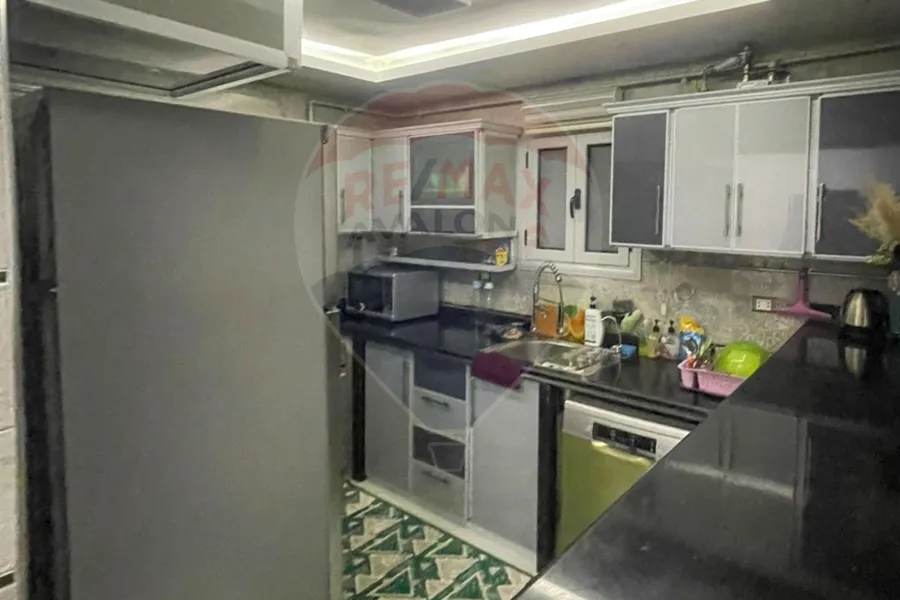 شقة للايجار 110 م سموحة (بجوار مول زهران)