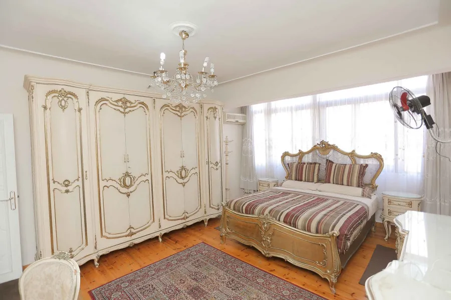 شقة للبيع 261م رشدي - على الترام مباشرة