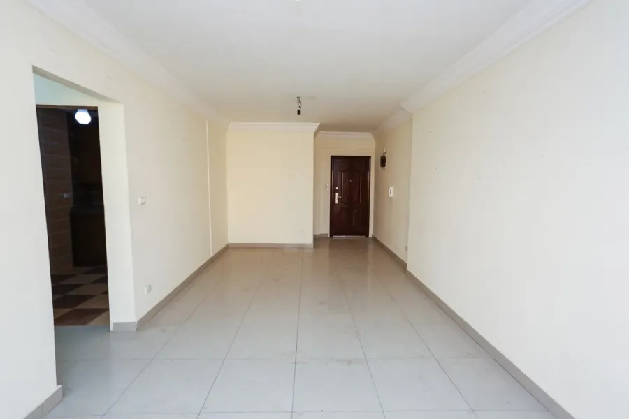 شقة للايجار 110م محطة الرمل (خلف سينما مترو)