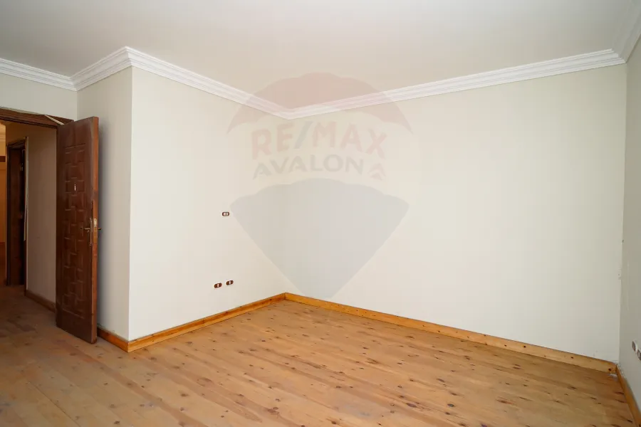 شقة دوبلكس للبيع 180 م لوران (ش الاقبال الرئيسى)