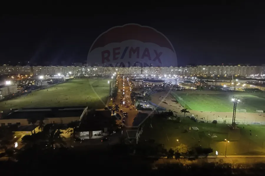 شقة للبيع 242 م سموحة (جراند فيو)