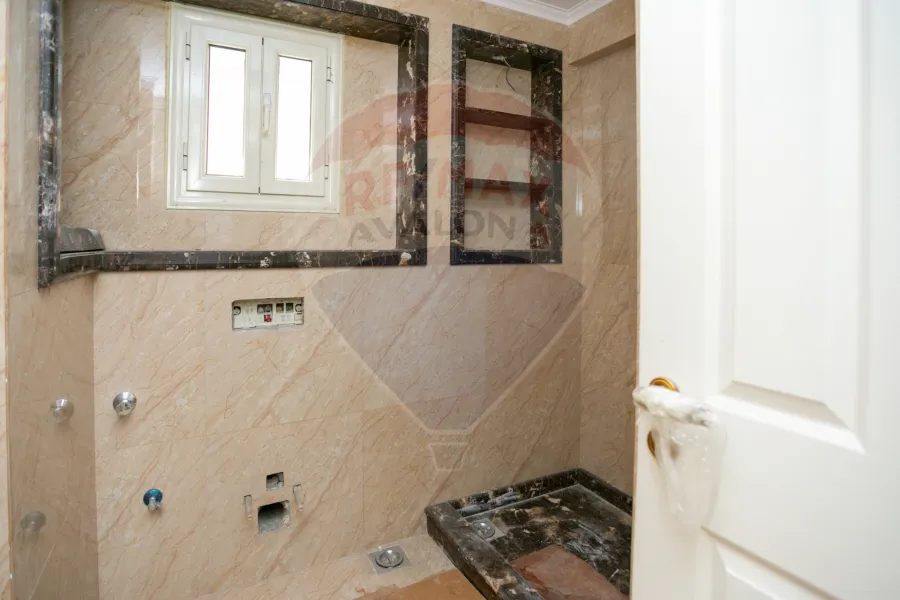 شقة للبيع 225 م سموحة (بيتك في النادي)