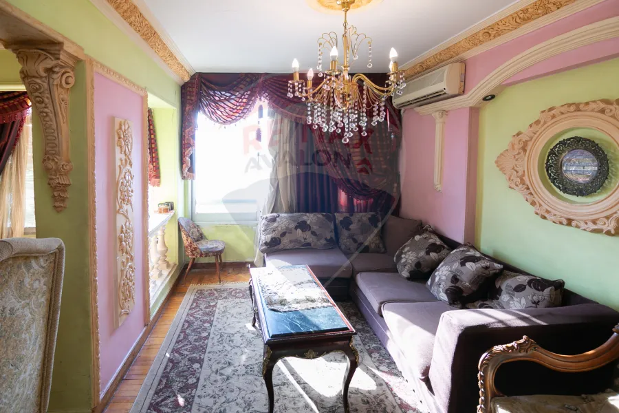 شقه للايجار 160 م سموحة (ش إسماعيل سري)