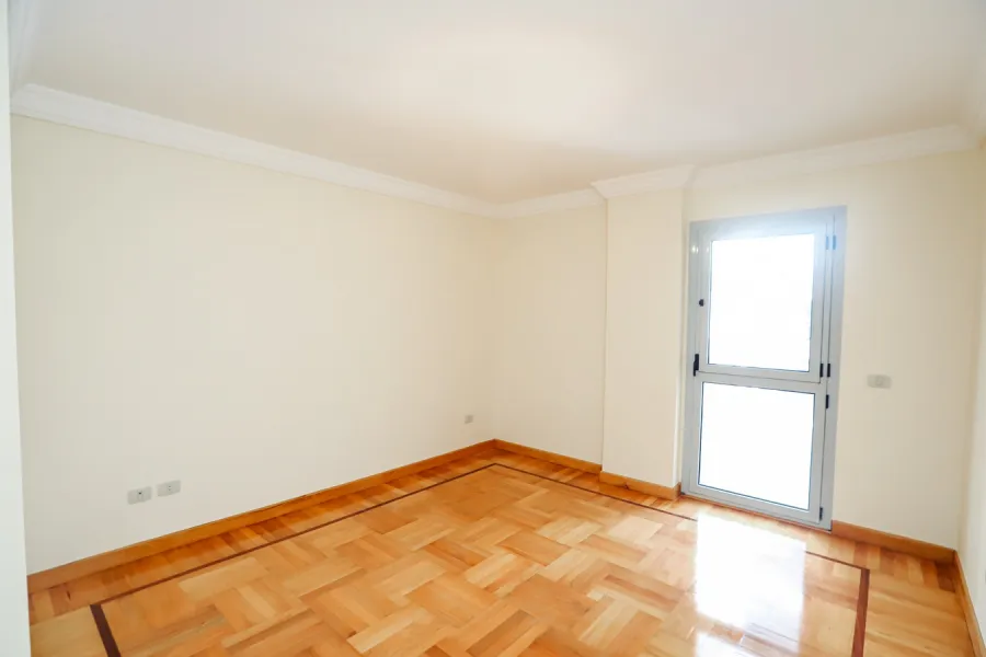 شقة للبيع 254م سابا باشا (عمارة السرايا رويال بلازا)