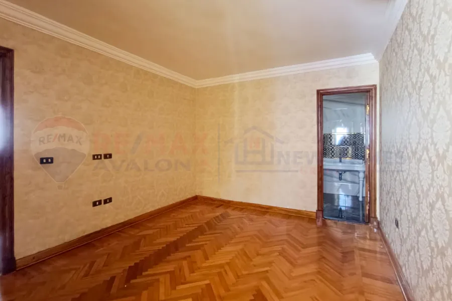 Apartment for sale 210 m Kafr Abdo (Al-Ismailia St.)