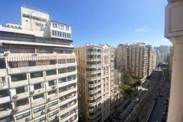 شقة للبيع 177 م لوران (علي الترام مباشرة)