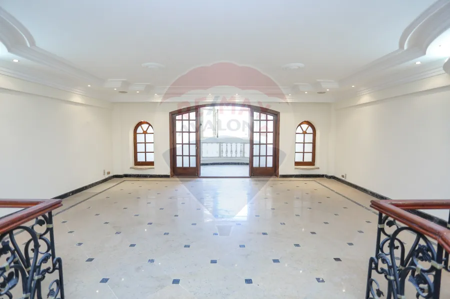 Apartment for Sale 300 m Smouha (50th St Branched from Mostafa Kamel St.)