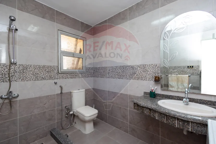 Duplex apartment for sale 260 m, Sidi Bishr (Khaled Ibn El Walid St.)