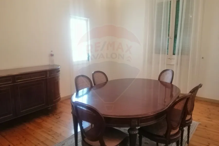 شقة للايجار المفروش 300 م كفر عبده (ش عبد القادر رجب)