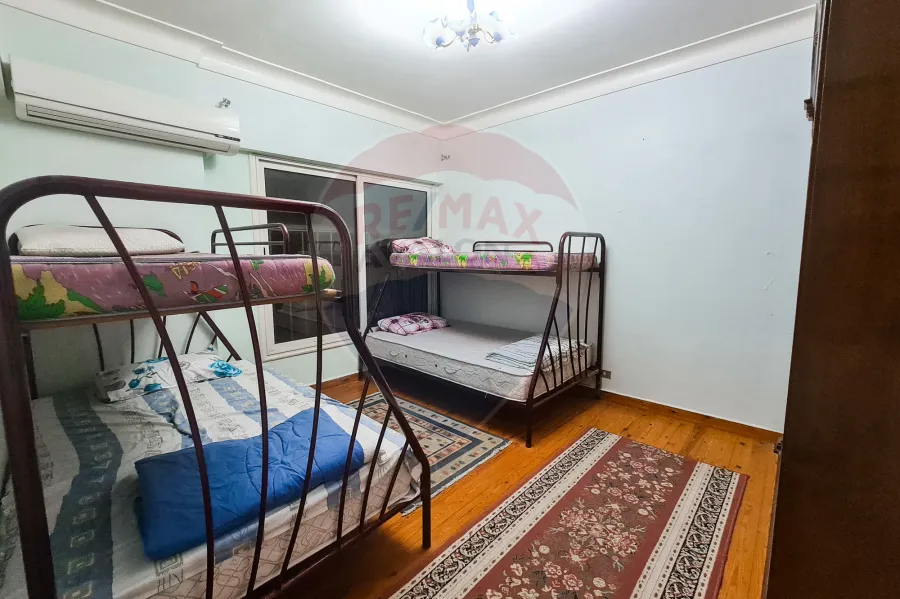 شقة للايجار المفروش 150 م لوران (خطوات من البحر)