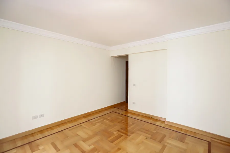 شقة للبيع 254م سابا باشا (عمارة السرايا رويال بلازا)