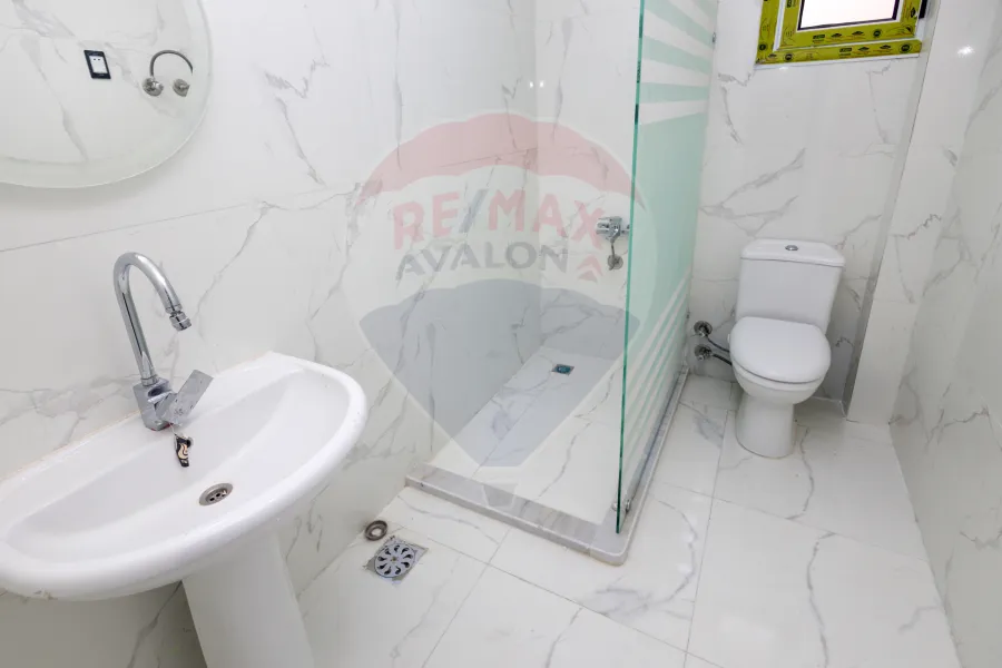 شاليه أرضي + حديقة للبيع الساحل (بالم بيتش)