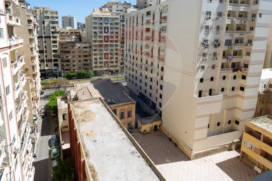 Apartment for sale 200 m Roushdy (steps from the tram)