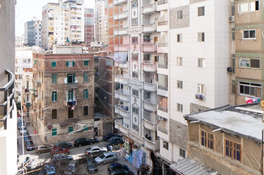 شقة للبيع 140 م الإيراهيمية ( ش حلمي بهجت)