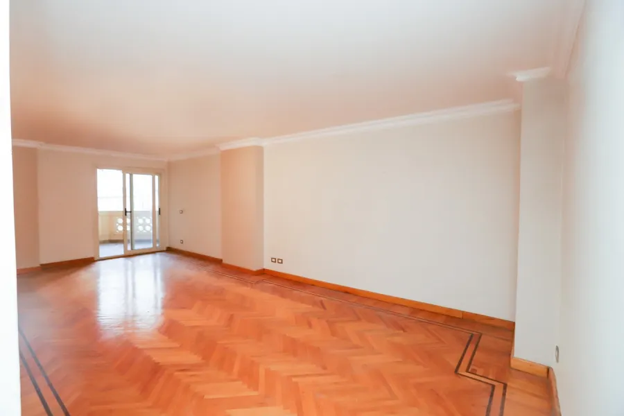 شقة للبيع 152م سموحة (ش 50 - خطوات من مسجد علي بن أبي طالب)