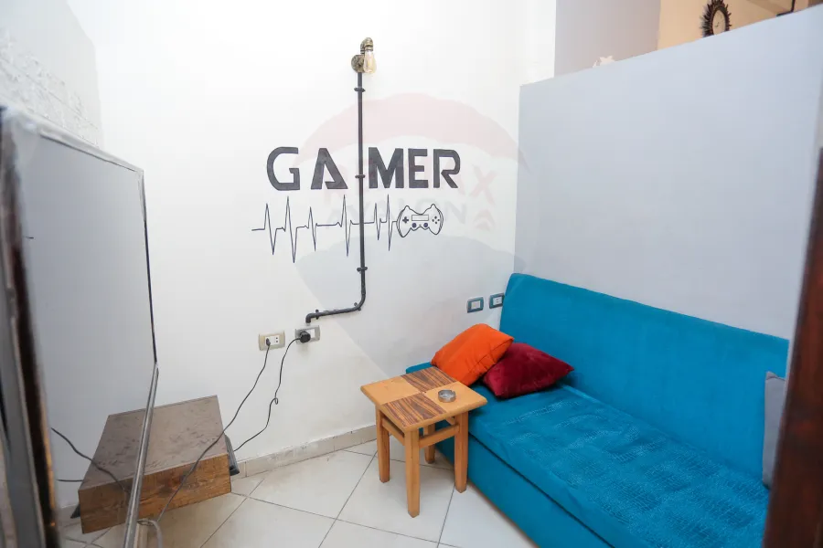 محل 85 م + صندرة 40 م للبيع ميامي (خطوات من اسكندر إبراهيم)