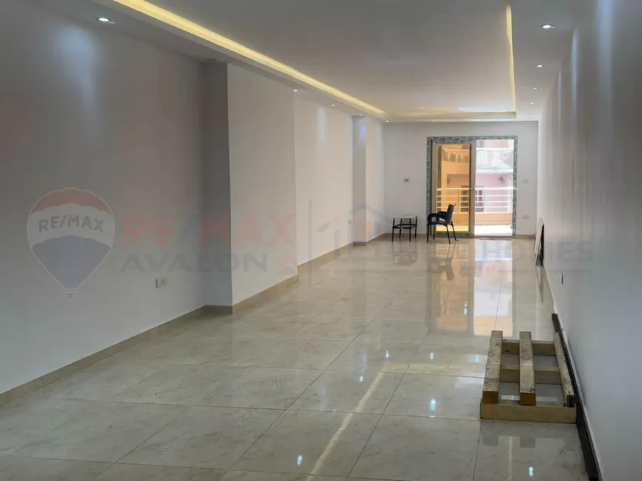 شقة للبيع 210 م جليم (بالقرب من البحر)