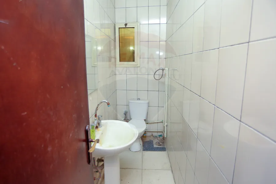 مقر إداري للايجار300 م كفر عبده (ش الاسماعيلية)