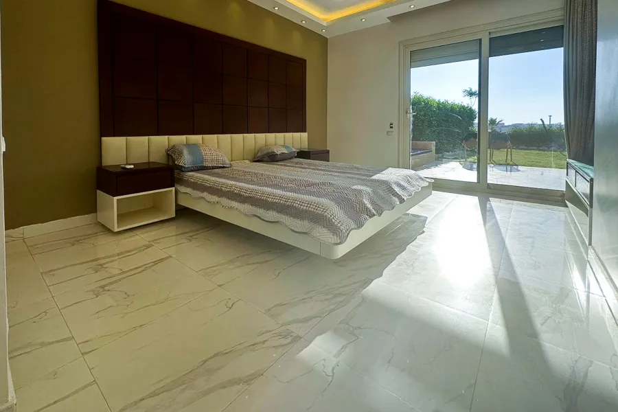 سنيور شاليه ارضي بجاردن للبيع (هاسيندا باي - سيدي عبدالرحمن) 200 م