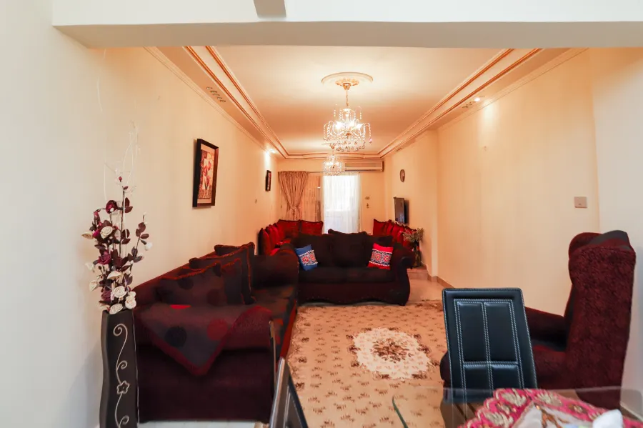 شقة للبيع 126م سموحة ( متفرع من شارع النصر )