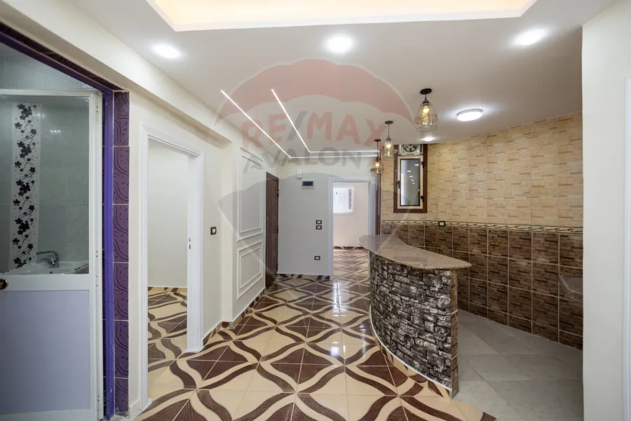 شقة للبيع 115 م ميامي (متفرع من ش قائد الاسراب)