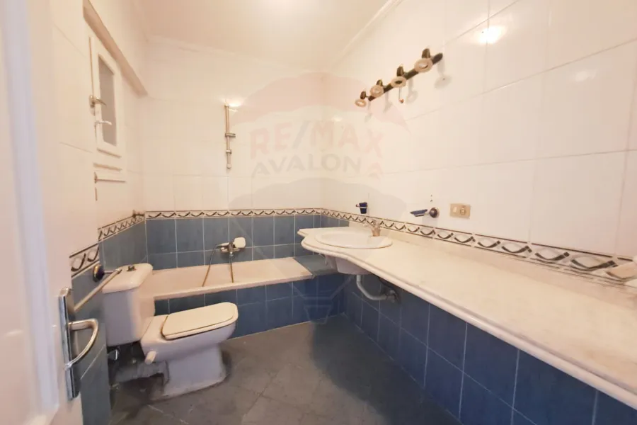 شقة للبيع 175 م سموحة ( بجوار كوبري 14 مايو )