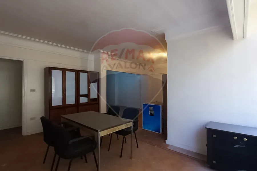 Corner apartment for sale 300 m Miami (Askander Ibrahim main st.)