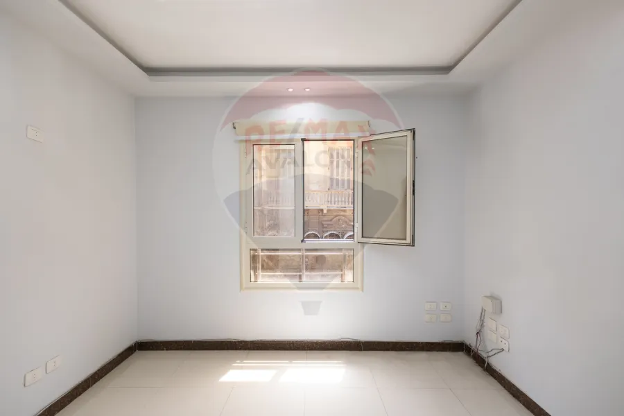 Adminstrative Apartment for sale 150 m Camp Shezar (Port Said St)