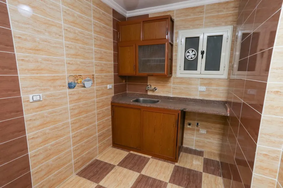 شقة للايجار 110م محطة الرمل (خلف سينما مترو)