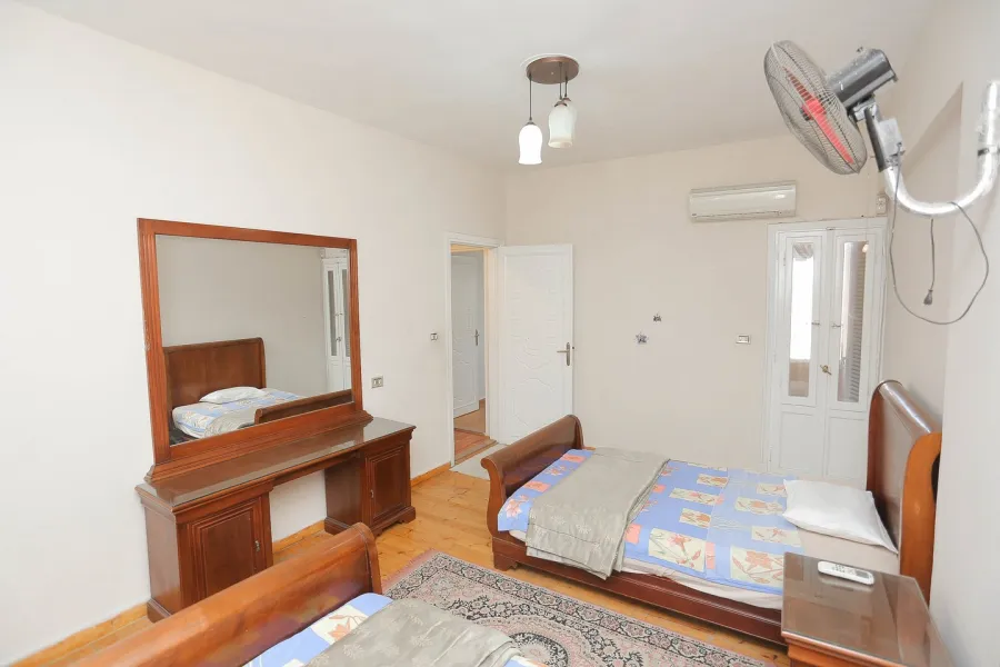 شقة للبيع 261م رشدي - على الترام مباشرة