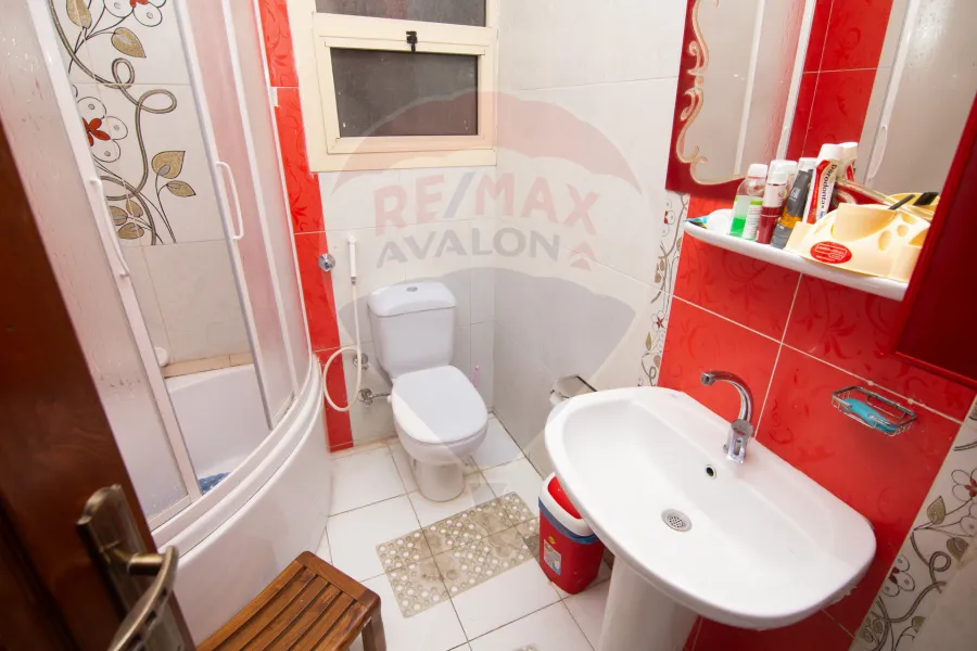 شقة للبيع 215 م كيلوباترا ( علي البحر مباشرة)