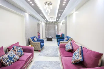 شقة للبيع 220م السرايا (3 نمرة من البحر)