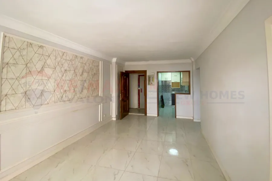 شقة للبيع 100 م جليم (ش زهران رشدي)