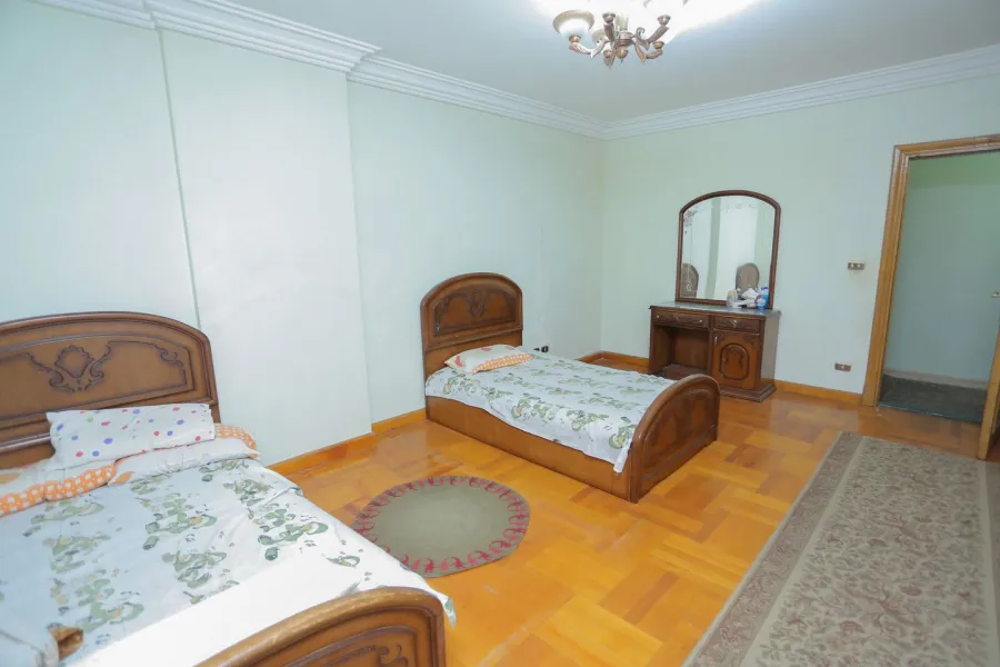 Apartment for sale 273m Laurent (Tram St.)